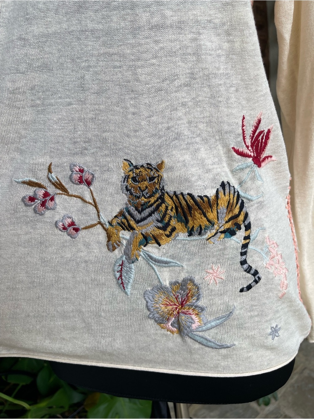 Johnny Was Cream Embroidered Tiger V-Neck Top - Picture 3 of 8
